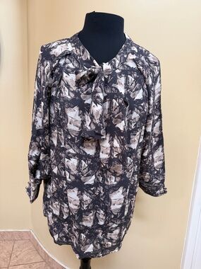New BCBG  Tie-Neck Printed Blouse in Brown  and Cream Silk size  xs